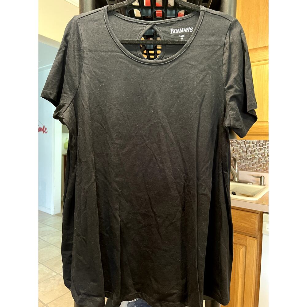 Roaman black A-Line tshirt with keyhole back sz 14-16, NWOT, $10